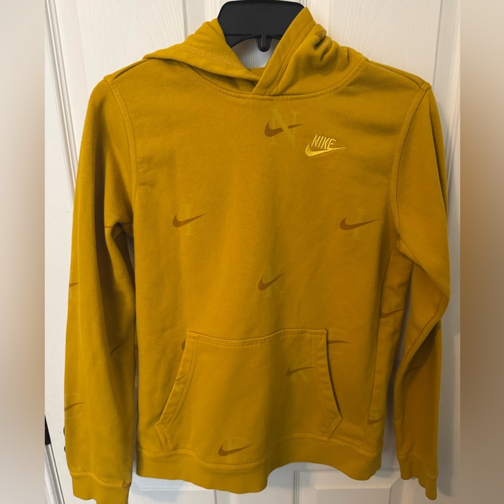 Nike Yellow Hoodie Vibrant Athletic Style